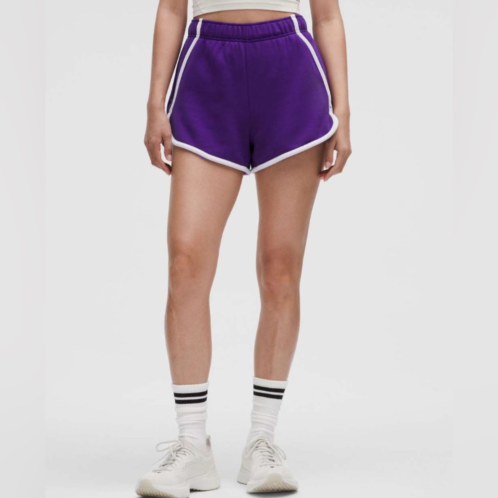 Lululemon Scuba Mid-Rise Oversized Short 3" *Trim‎ size XXS